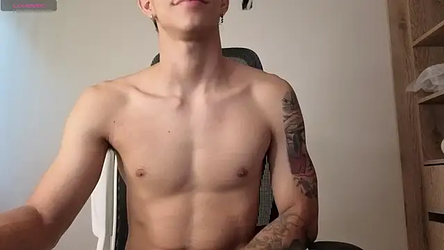 Cristopher23  online show from October 3, 2025, 12:57 pm