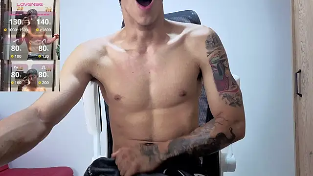 Cristopher23  online show from November 17, 2025, 11:38 am