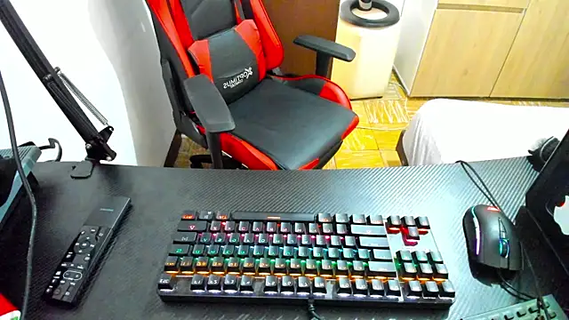 Calihotcaliente277 online show from January 22, 2025, 1:21 pm