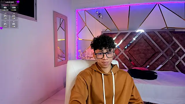 AkazaBoy  online show from January 15, 2025, 4:47 am