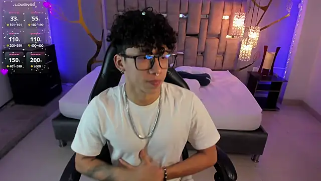 AkazaBoy  online show from January 28, 2025, 4:29 am