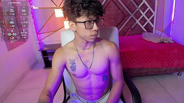 AkazaBoy  online show from February 1, 2025, 4:24 am