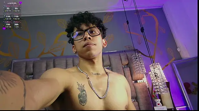 AkazaBoy  online show from February 21, 2025, 5:35 am