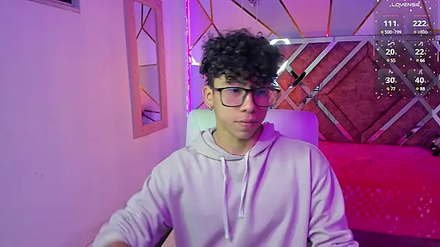 AkazaBoy  online show from March 5, 2025, 4:24 am