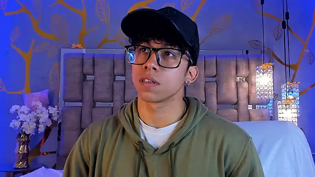 AkazaBoy  online show from December 2, 2025, 4:18 am