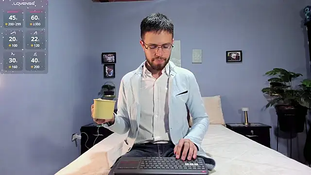 ETHAN ADAM online show from February 10, 2025, 7:38 pm