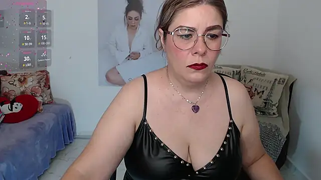 Snapshot of Serenay_ chatting on December 2, 2024, 10:01 pm Serenay  online show from December 2, 2024, 10:01 pm