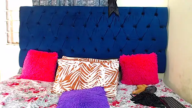 MelaninBear online show from October 3, 2025, 1:08 pm