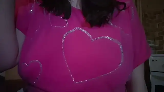 AalinnaK online show from December 16, 2025, 6:24 pm