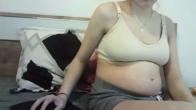 Snapshot of Ahotkittyxxx chatting on October 26, 2025, 7:03 am Ahotkittyxxx online show from October 26, 2025, 7:03 am