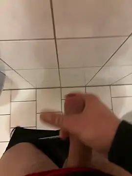 daubine46 online show from April 13, 2026, 4:51 am