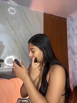 floriamANDjazmin online show from November 17, 2025, 7:08 pm