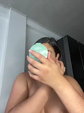 floriamANDjazmin online show from March 23, 2026, 7:29 pm