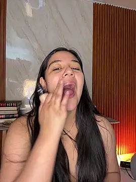 Snapshot of floriamANDjazmin chatting on May 18, 2026, 6:58 pm floriamANDjazmin online show from May 18, 2026, 6:58 pm