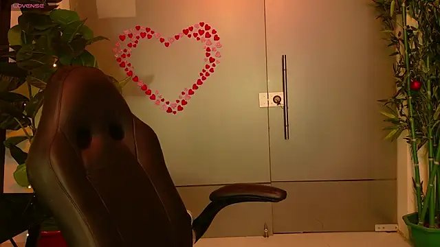 SamanthaPierce online show from April 19, 2026, 5:29 am