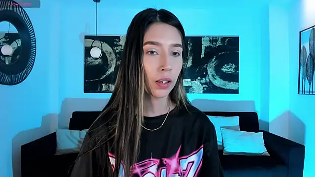 TaraLawrence online show from September 24, 2025, 3:43 am