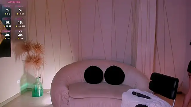 MaddisonLowe online show from September 10, 2025, 4:23 am