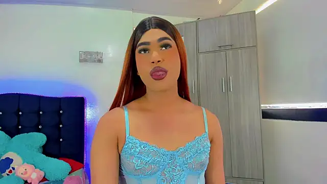 Hellen moons   online show from September 24, 2025, 7:06 pm