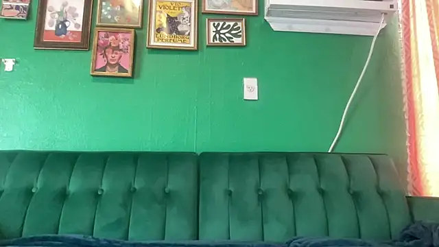 BaileyBaird online show from December 11, 2024, 4:31 pm