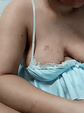 Mimi18x online show from March 12, 2025, 3:18 pm