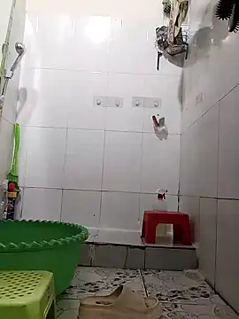 Mimi18x online show from March 13, 2025, 5:43 am