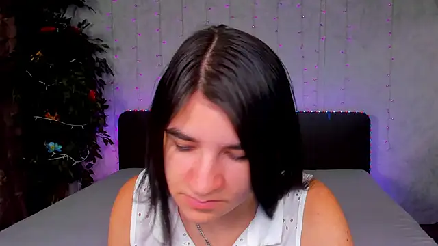  Polly Love  online show from September 16, 2025, 6:14 am