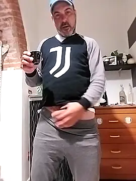 Snapshot of affascino chatting on April 22, 2026, 6:05 am affascino online show from April 22, 2026, 6:05 am