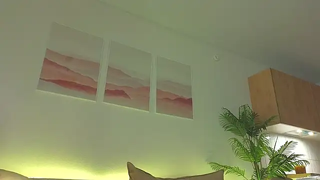 Lili Roze  online show from September 19, 2025, 5:20 am