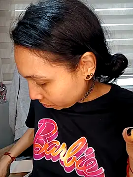 KimPielCanela online show from October 14, 2025, 9:26 pm