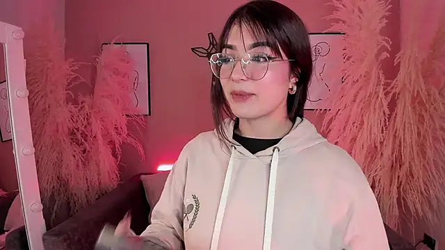 Snapshot of Megan_mooree_ chatting on January 11, 2025, 6:01 pm Megan mooree online show from January 11, 2025, 6:01 pm