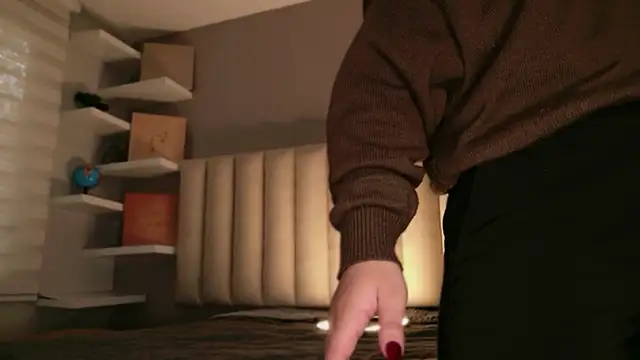 Megan mooree  online show from April 7, 2026, 12:38 pm