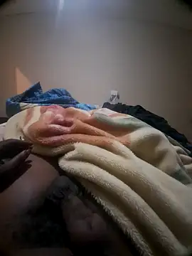 royalpleasure8209 online show from December 4, 2024, 9:57 pm