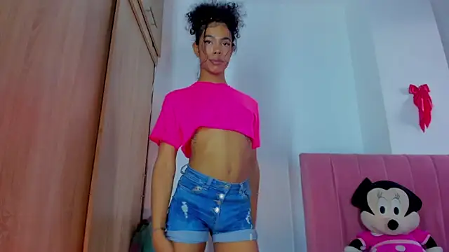 Snapshot of bloom444 chatting on December 15, 2024, 9:20 pm bloom444 online show from December 15, 2024, 9:20 pm