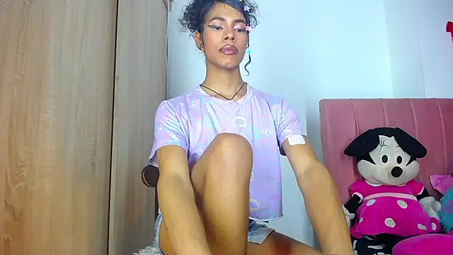 Snapshot of bloom444 chatting on January 25, 2025, 12:47 pm bloom444 online show from January 25, 2025, 12:47 pm