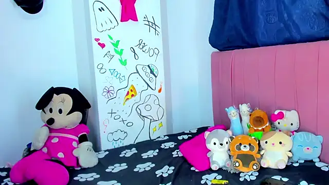 Snapshot of bloom444 chatting on September 11, 2025, 10:43 pm bloom444 online show from September 11, 2025, 10:43 pm