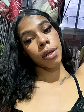 Snapshot of bloom444 chatting on November 23, 2025, 10:42 pm bloom444 online show from November 23, 2025, 10:42 pm