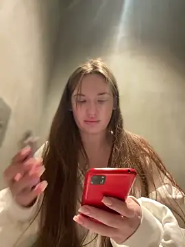 Snapshot of Holly_Molii chatting on January 8, 2025, 8:27 am Holly Molii online show from January 8, 2025, 8:27 am