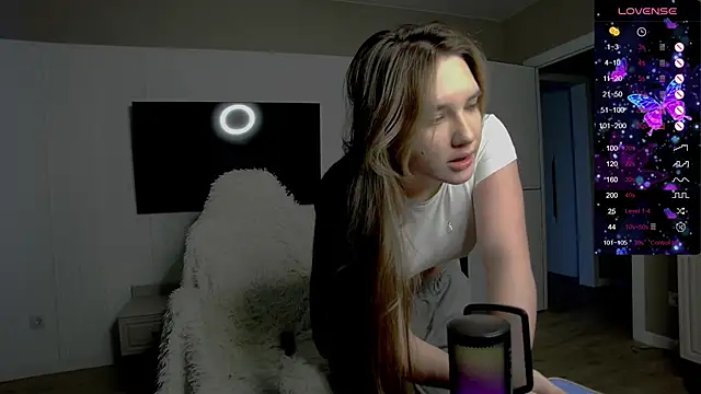 Snapshot of Holly_Molii chatting on November 23, 2025, 7:08 am Holly Molii online show from November 23, 2025, 7:08 am