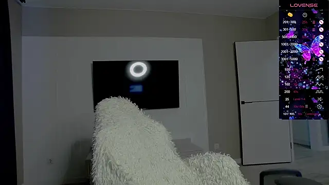 Snapshot of Holly_Molii chatting on November 24, 2025, 6:13 am Holly Molii online show from November 24, 2025, 6:13 am