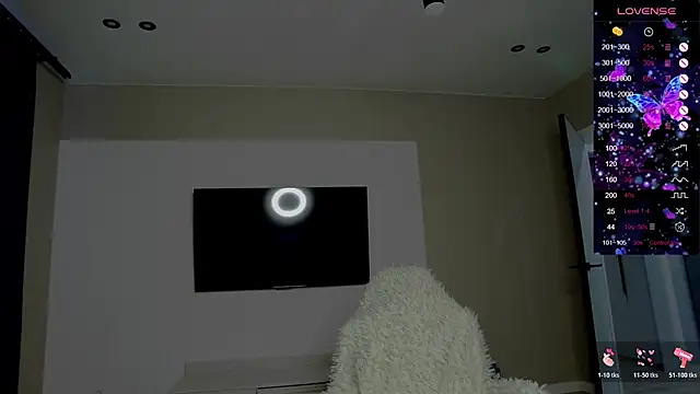 Snapshot of Holly_Molii chatting on December 2, 2025, 3:12 am Holly Molii online show from December 2, 2025, 3:12 am