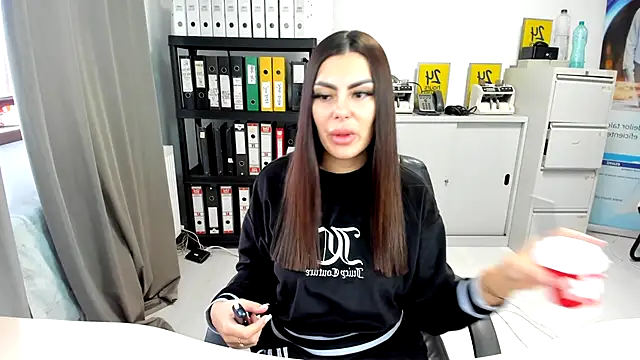 Snapshot of kilenyapatrice chatting on November 6, 2025, 11:44 am kilenyapatrice online show from November 6, 2025, 11:44 am