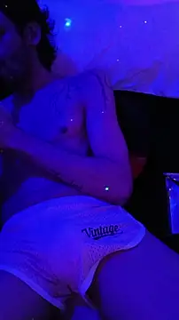 johngil0995 online show from November 12, 2025, 5:52 am