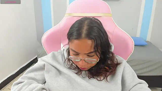 im angels77 online show from January 13, 2025, 9:19 am