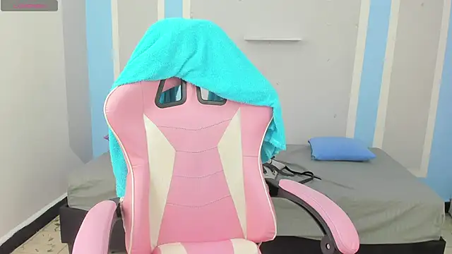 im angels77 online show from January 16, 2025, 4:07 am