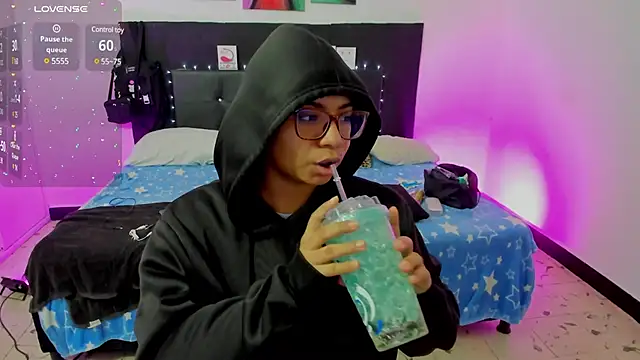 im angels77 online show from March 18, 2025, 3:20 am