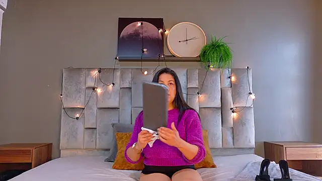 JaylaScott   online show from April 11, 2026, 11:36 am