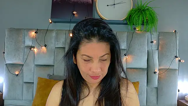 JaylaScott   online show from April 18, 2026, 11:47 am