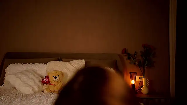 Snapshot of FrancescaNappi chatting on February 12, 2025, 8:07 pm FrancescaNappi online show from February 12, 2025, 8:07 pm