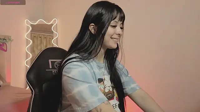 hina tay online show from November 20, 2025, 3:28 am