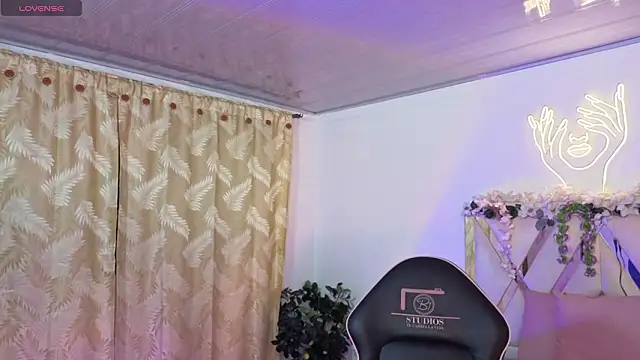 hina tay online show from February 22, 2026, 3:07 am